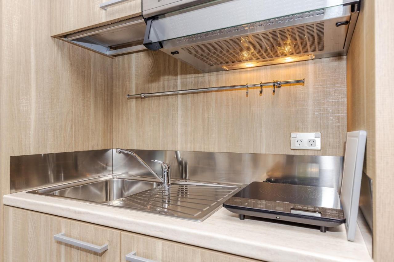 Sweet Magnolia 1 Or 2 Bedroom Suite St Kilda Cambridge With Complimentary Continental Breakfast Exterior photo