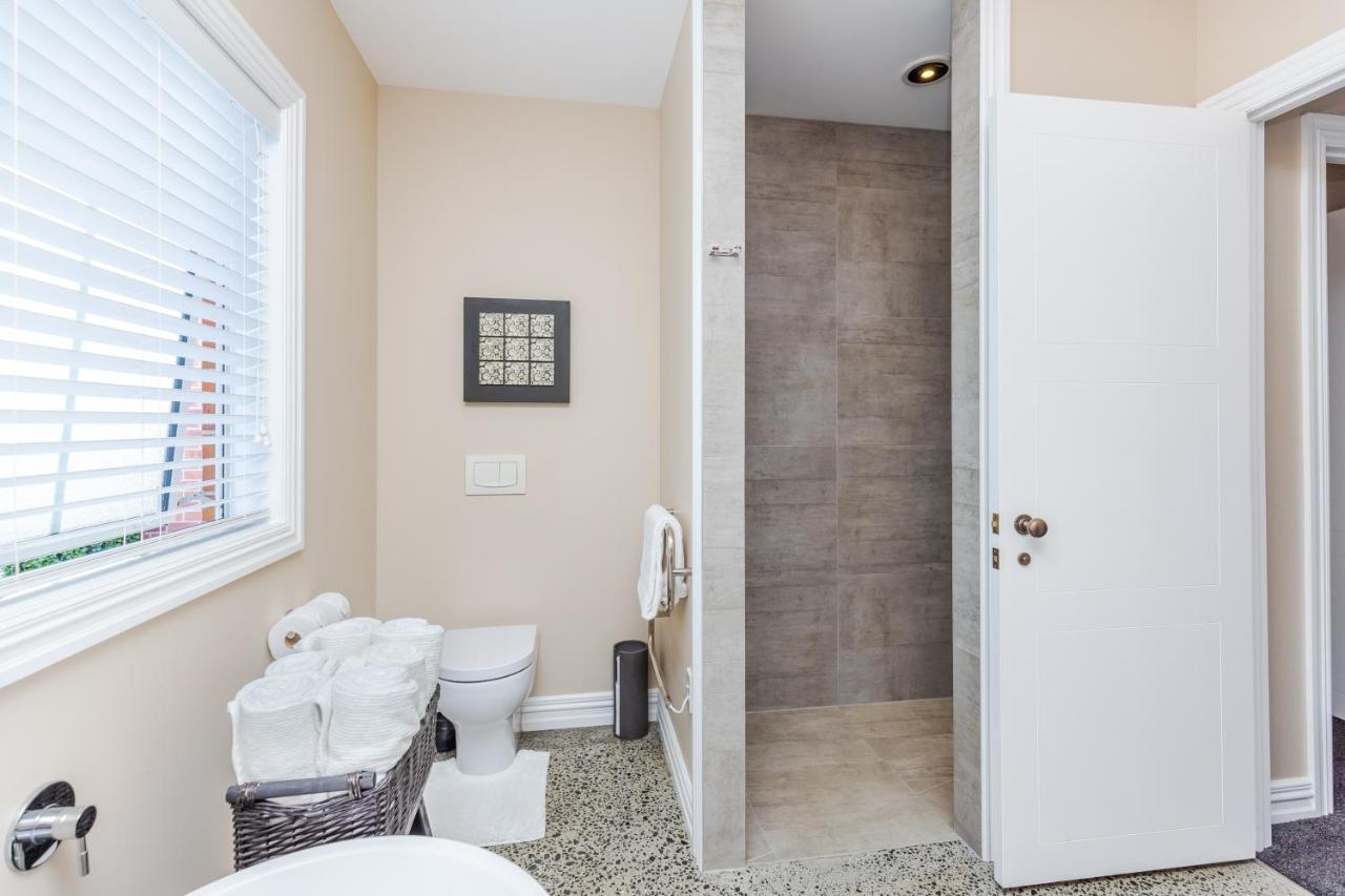 Sweet Magnolia 1 Or 2 Bedroom Suite St Kilda Cambridge With Complimentary Continental Breakfast Exterior photo