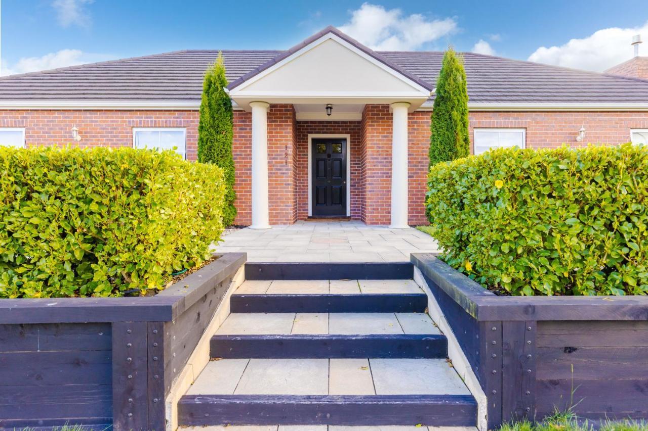 Sweet Magnolia 1 Or 2 Bedroom Suite St Kilda Cambridge With Complimentary Continental Breakfast Exterior photo