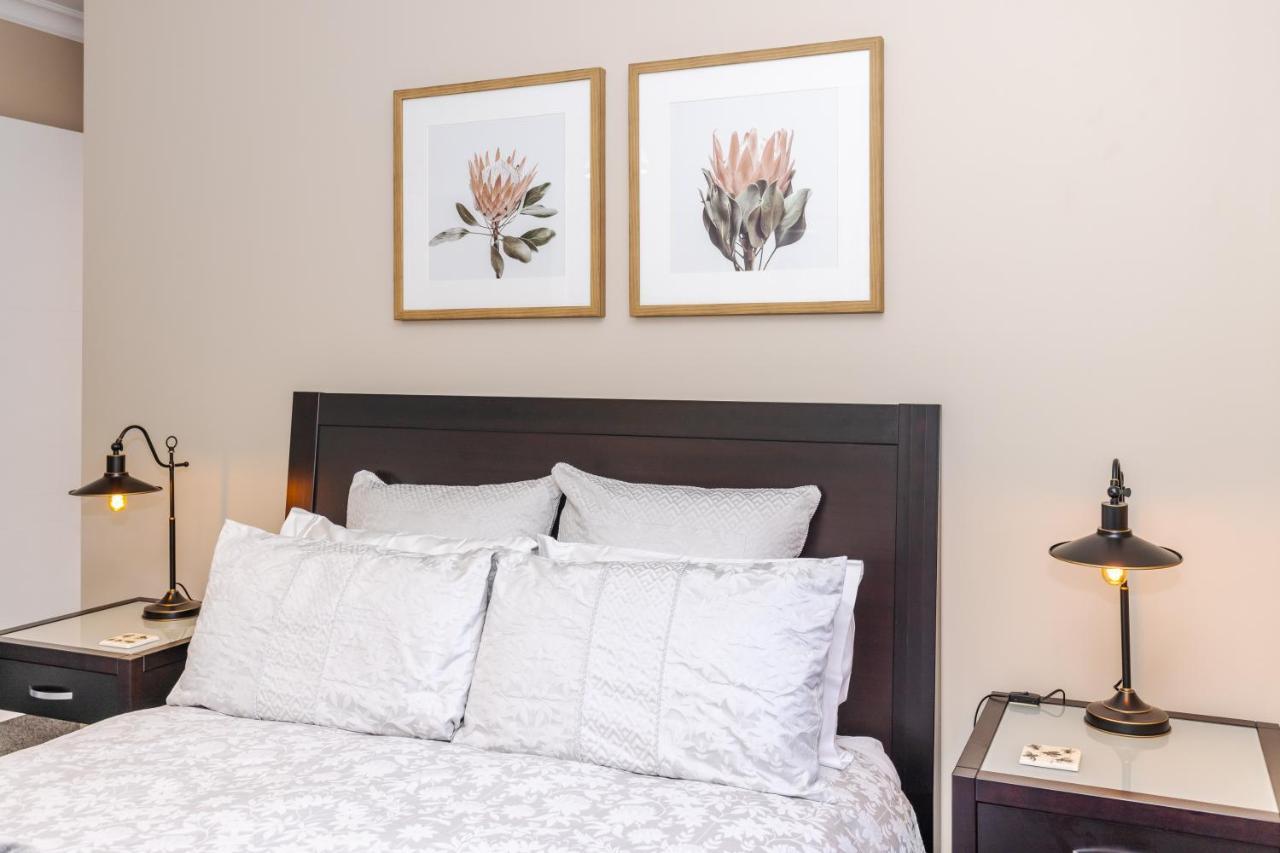 Sweet Magnolia 1 Or 2 Bedroom Suite St Kilda Cambridge With Complimentary Continental Breakfast Exterior photo