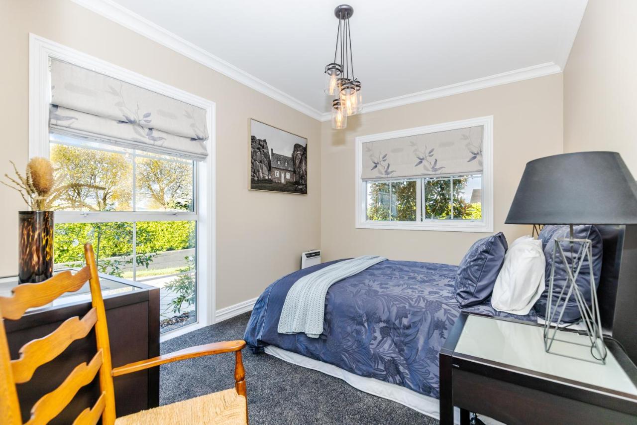 Sweet Magnolia 1 Or 2 Bedroom Suite St Kilda Cambridge With Complimentary Continental Breakfast Exterior photo
